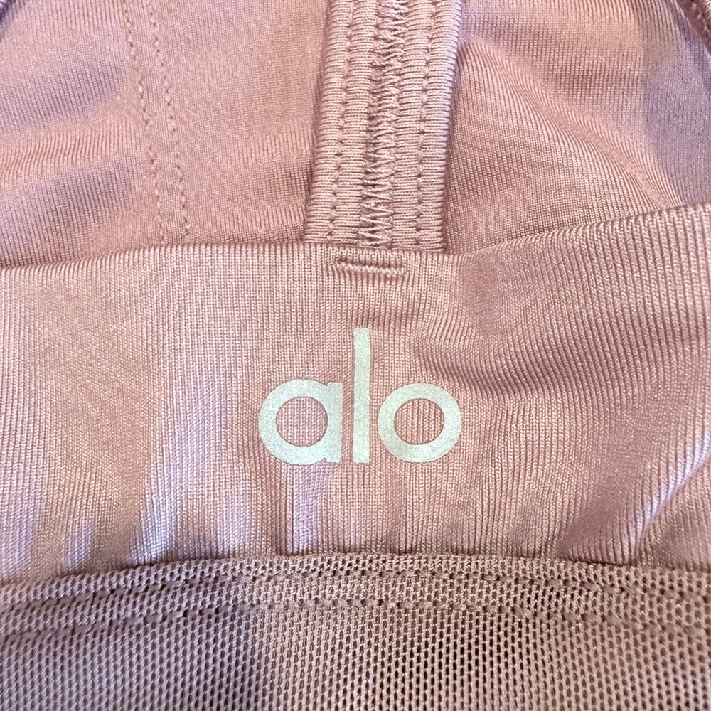 ALO Yoga Women's Blush Strappy Sports Bra.   12 - Picture 4 of 6